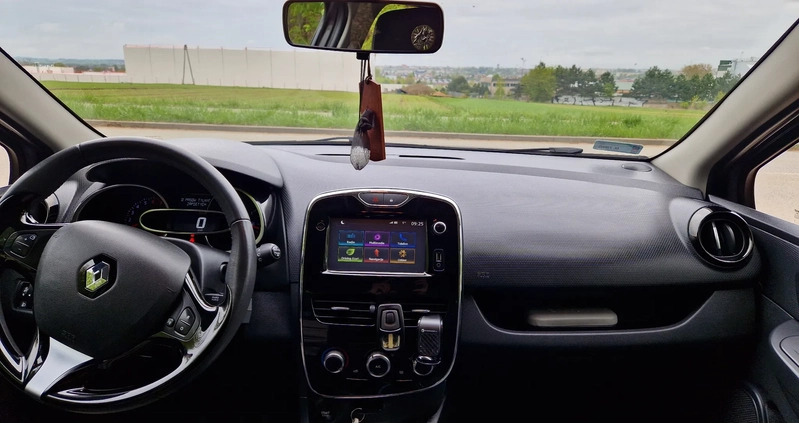 Renault Clio cena 32900 przebieg: 129000, rok produkcji 2016 z Łomża małe 92